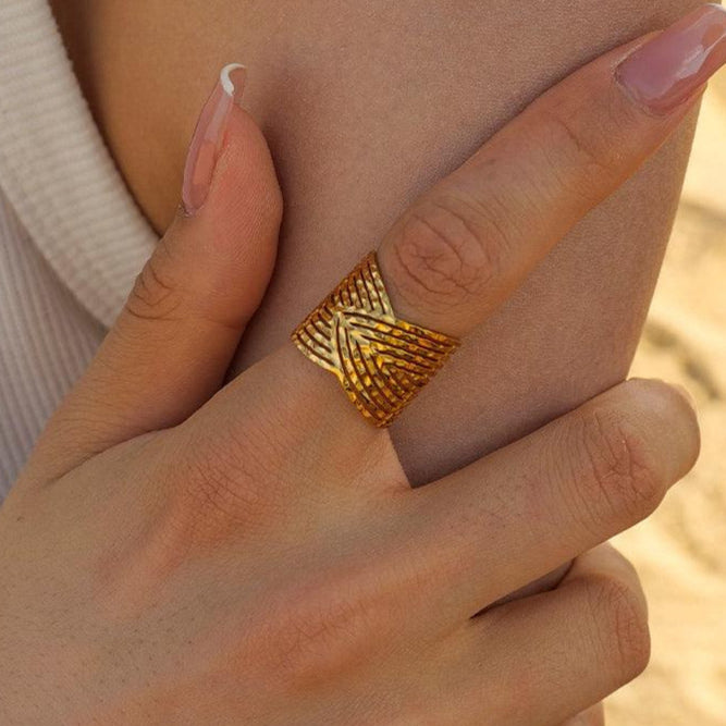 Gold weave ring