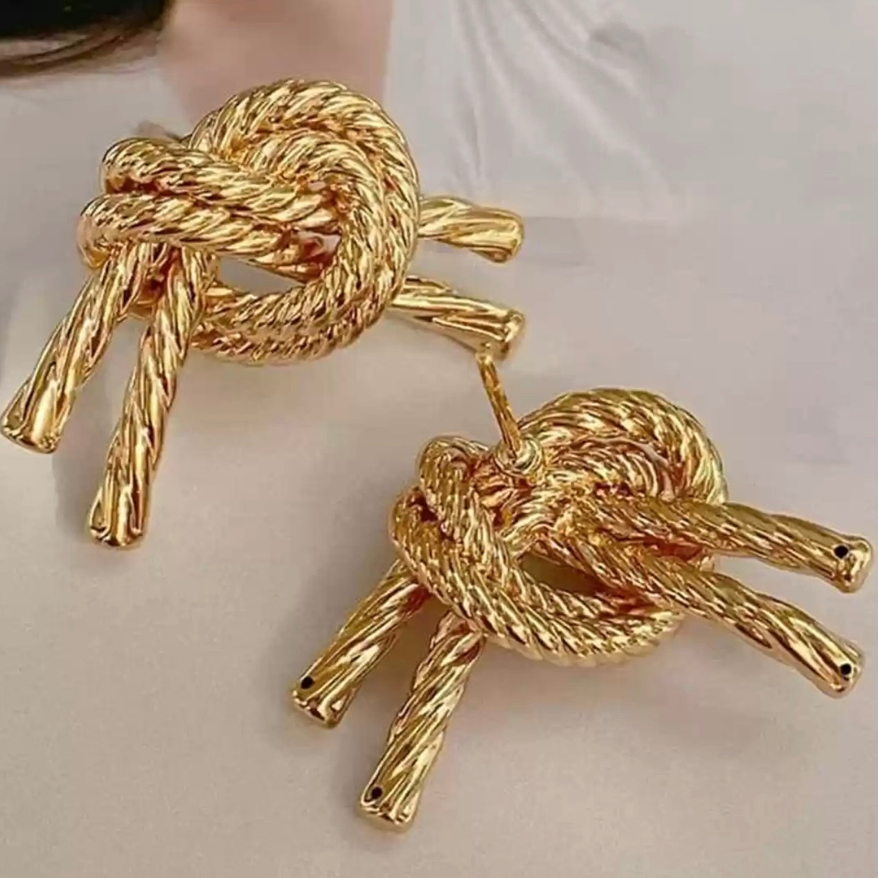 knot Earring