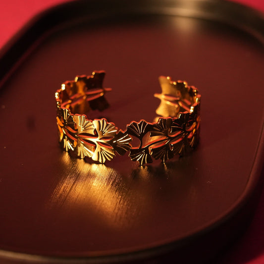 Floral gleem bracelet
