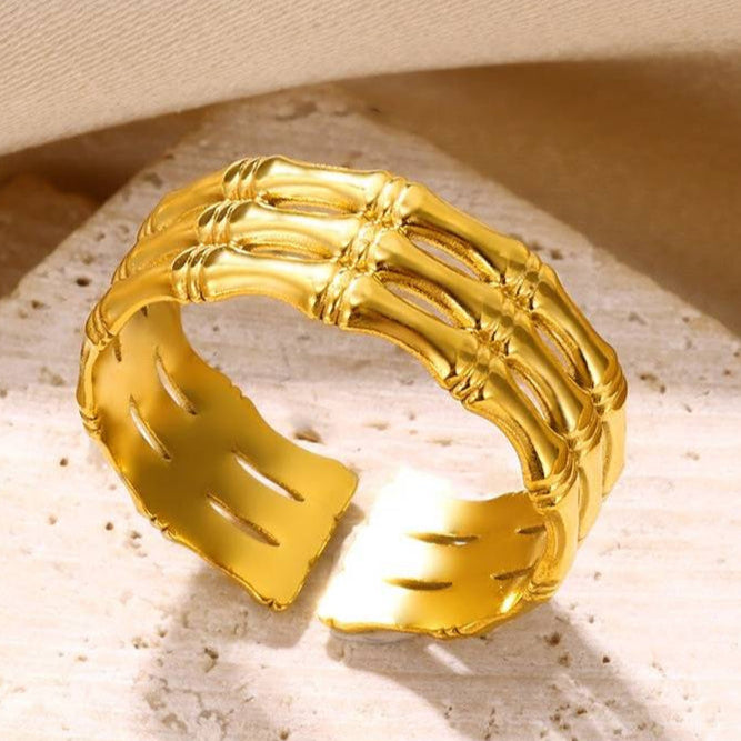 Rebel band ring