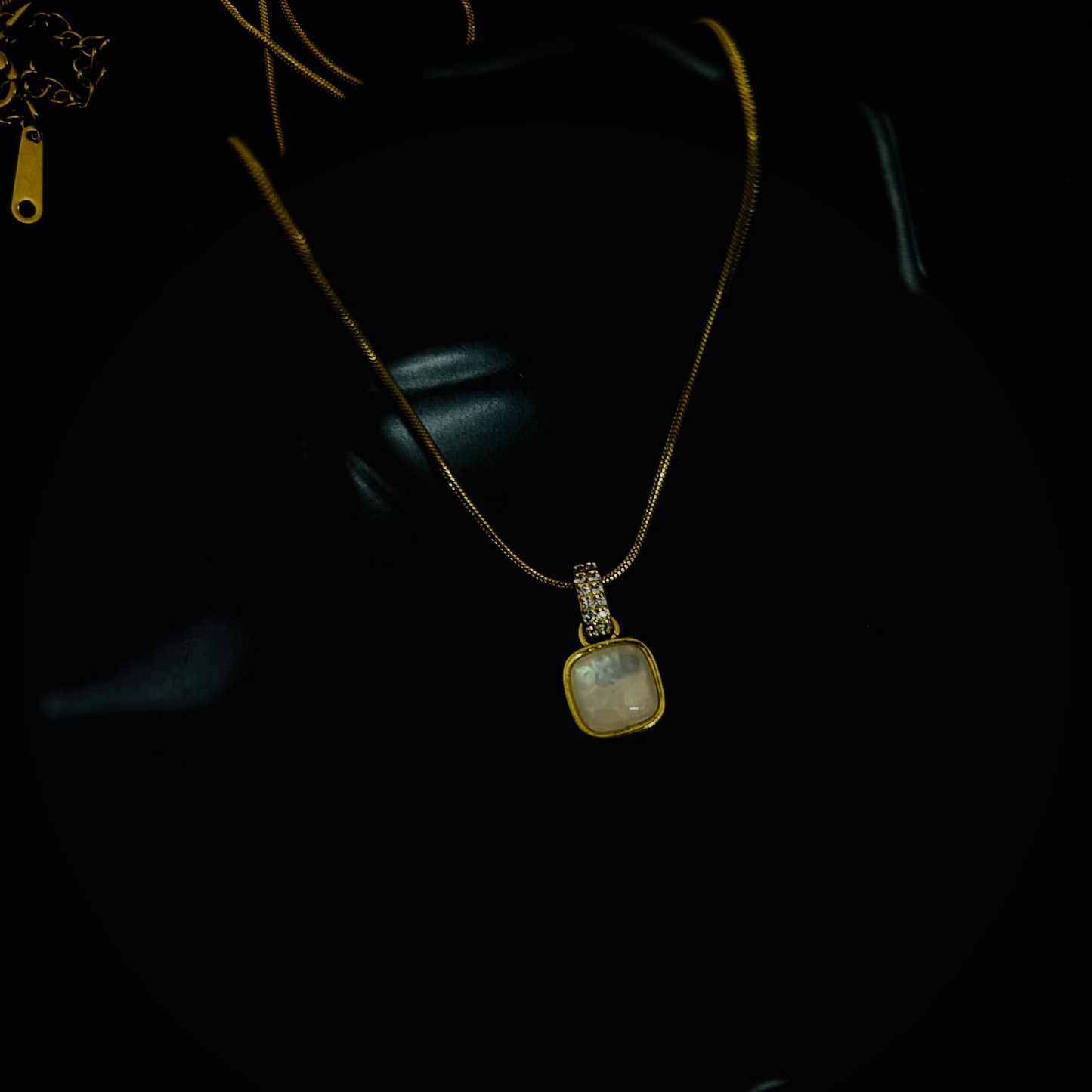 Swan Neckchain